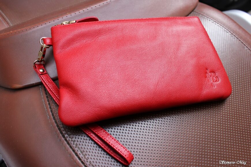 mighty purse pochette ricarica iphone e smartphone