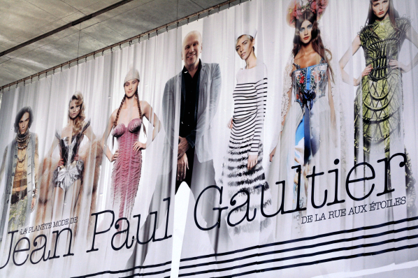 La planète mode de Jean Paul Gaultier, de la rue aux étoiles